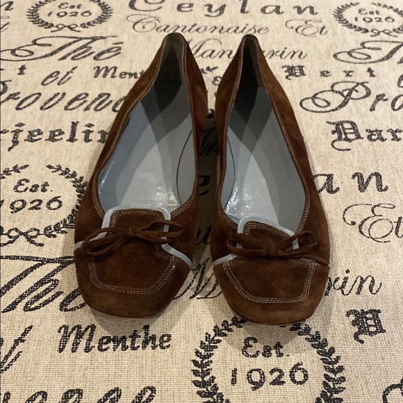 LK BENNETT Elegant Brown Suede Light Blue Accent Women's Loafers Size 9 - Picture 1 of 7